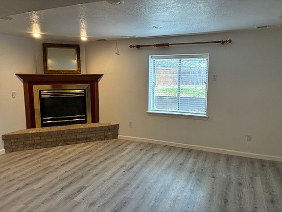 4th image of 1403 Loch Lomand Ave