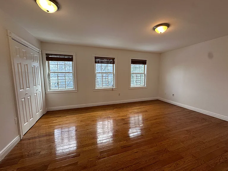90 Columbia Ave #2 — Photo 9