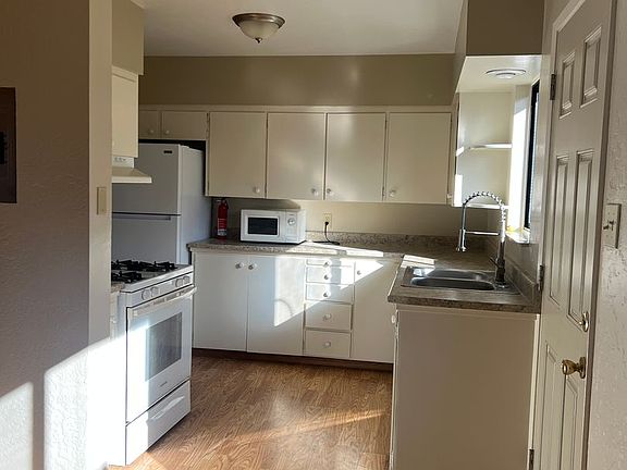 3rd image of 116 Park Ave