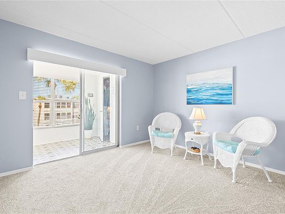 3rd image of 11720 Park Blvd APT 302