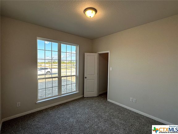 5th image of 1056 Shelby Dr