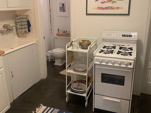 5th image of 2222 Marshall Ave APT B