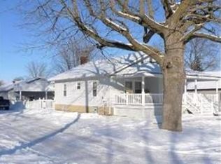 210 W Oak St, Coal City, IL 60416