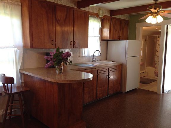 Spacious kitchen... New counter tops
