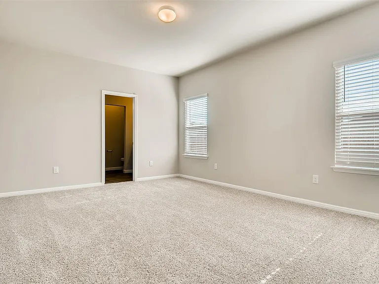 121 Freedom Park Ave — Photo 14