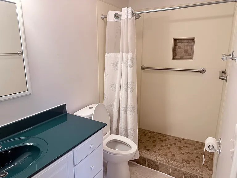 76 Heather Rd — Photo 3
