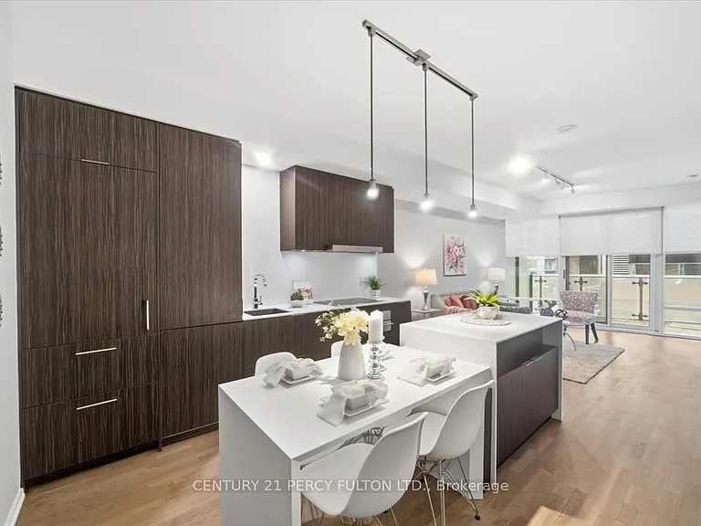 1 Bloor St E #313 — Photo 9