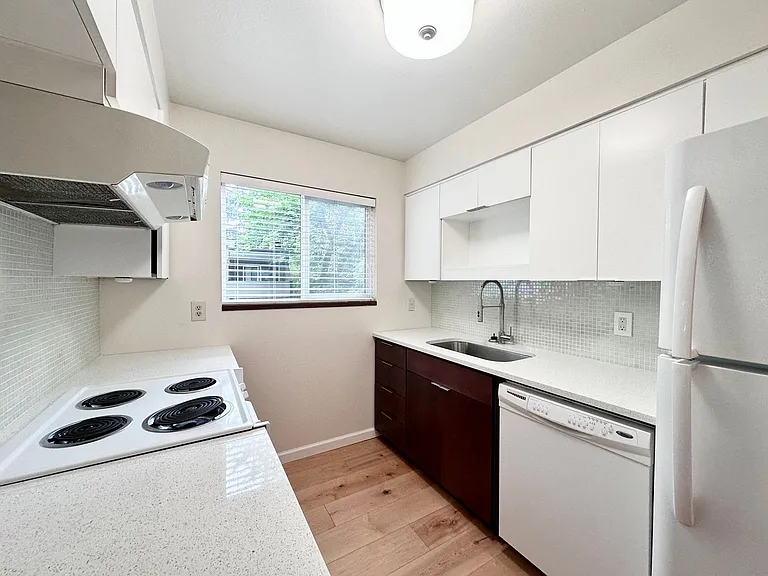 15938 Quarry Rd #5A — Photo 11