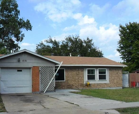 1st image of 1031 Daniels Dr