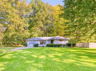 5675 Barton Rd, North Olmsted, OH 44070