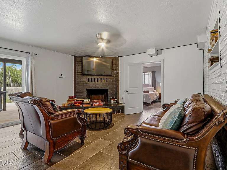 5912 Delta Dr — Photo 12