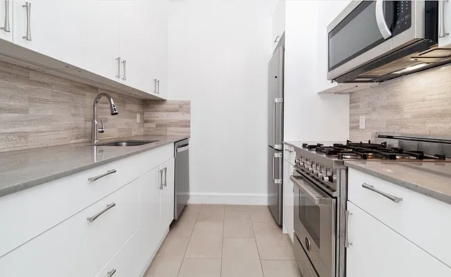 Rented by REAL New York | media 17