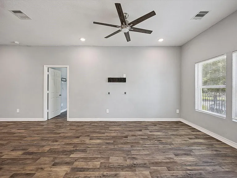 3025 Drew St — Photo 4