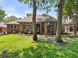 2206 Sand Creek Ct, Arlington, TX 76006