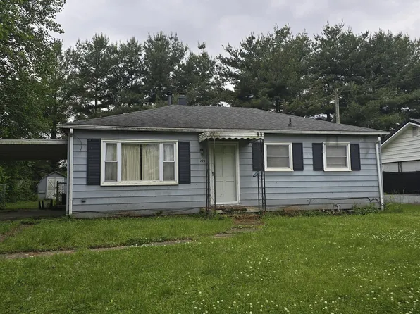 220 W Young St, Morganfield, KY 42437