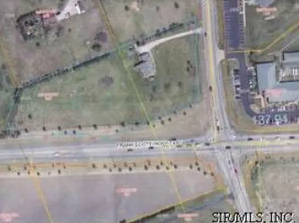 4949 Old Collinsville Rd, Swansea, IL 62226