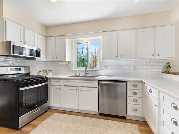 5th image of 4721 Southstone Dr SE