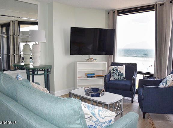3rd image of 2700 N Lumina Avenue #412