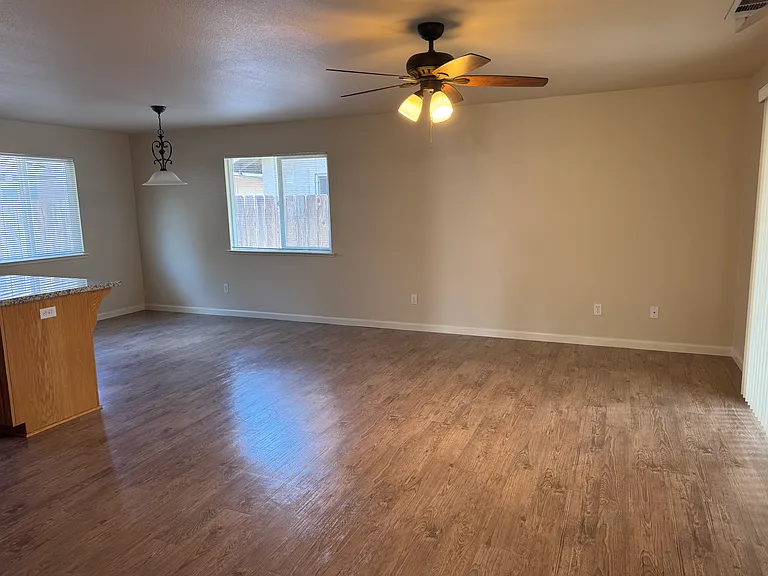 5304 Prospectors Pkwy — Photo 2