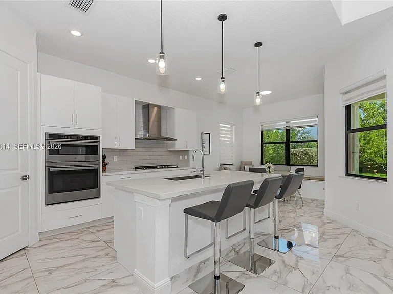 12835 Bayside Ct — Photo 9