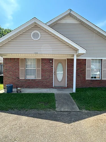 108 Creekwood Dr Photo 1