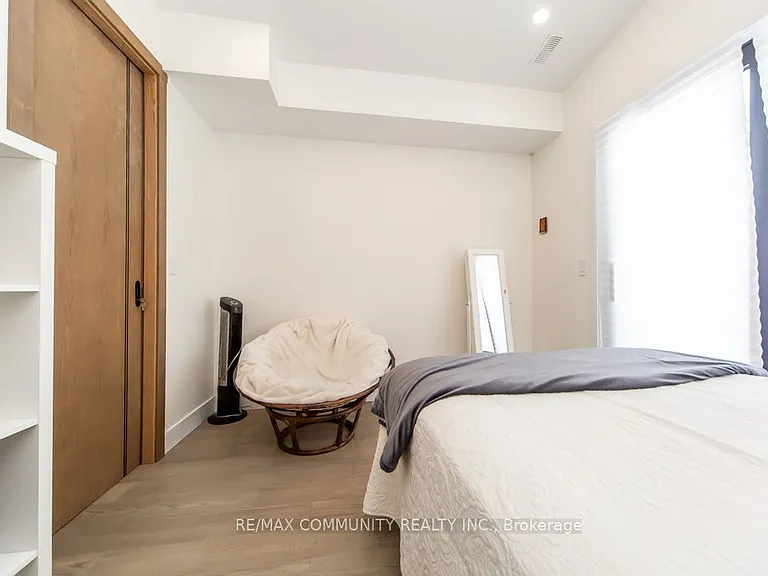 475 Wilson Rd N — Photo 44