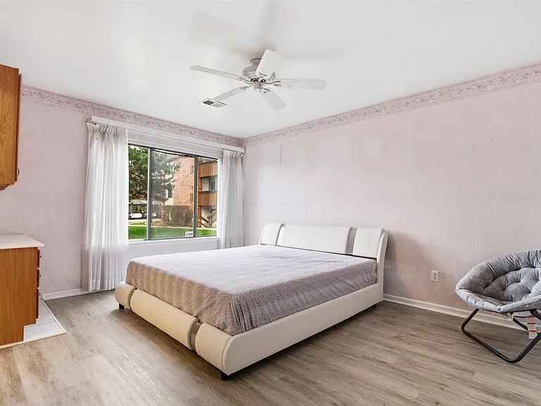 1235 S Maple Rd #201 — Photo 24