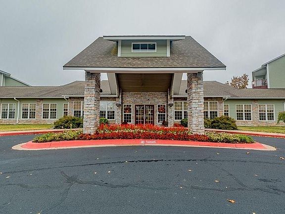 3rd image of 1 Highlands Crossing Dr APT 213