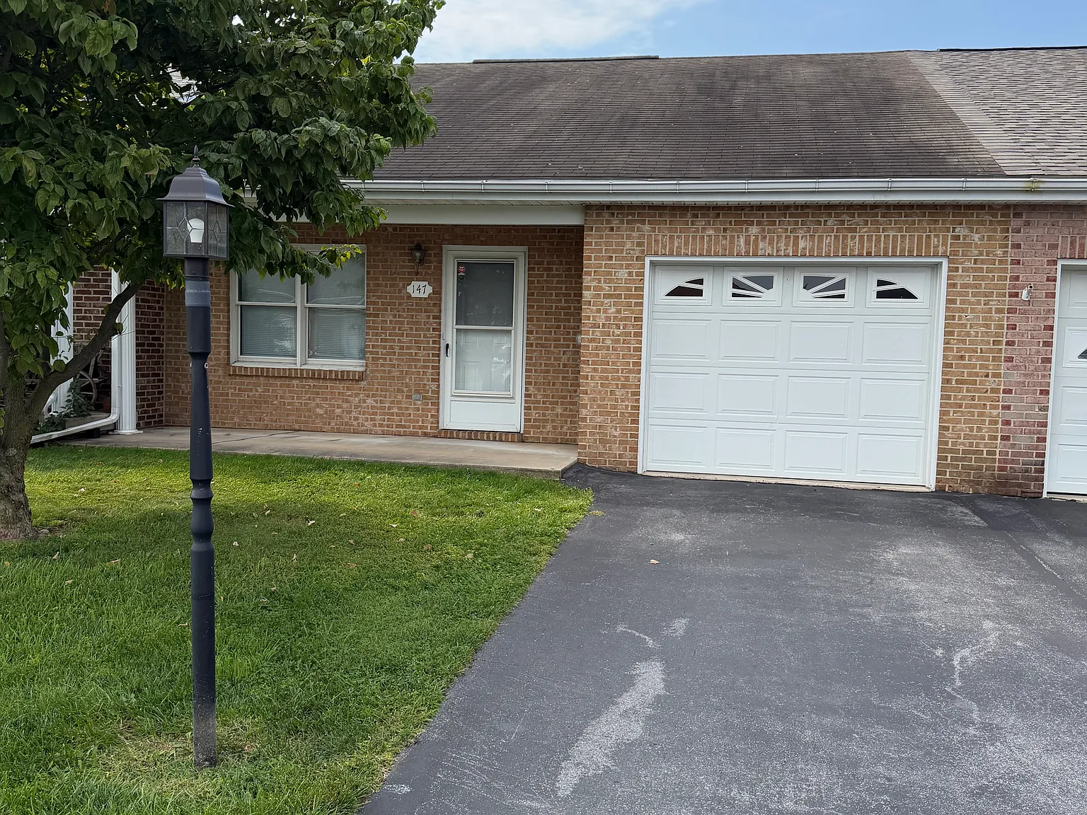 2 bed, 1.5 bath, 1050 sqft, $1,750 — Photo 1