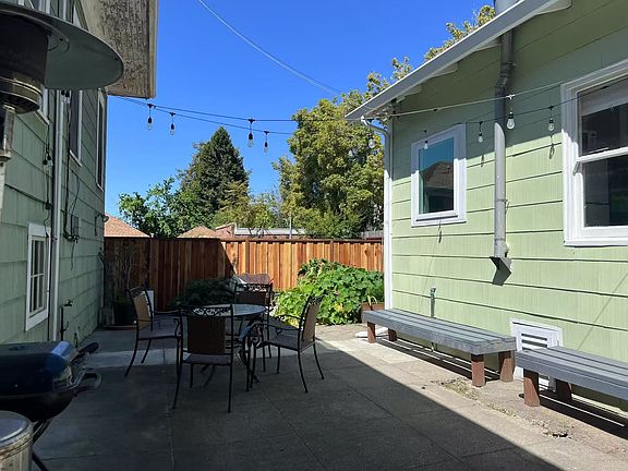 2nd image of 2035 Parker St #1/2