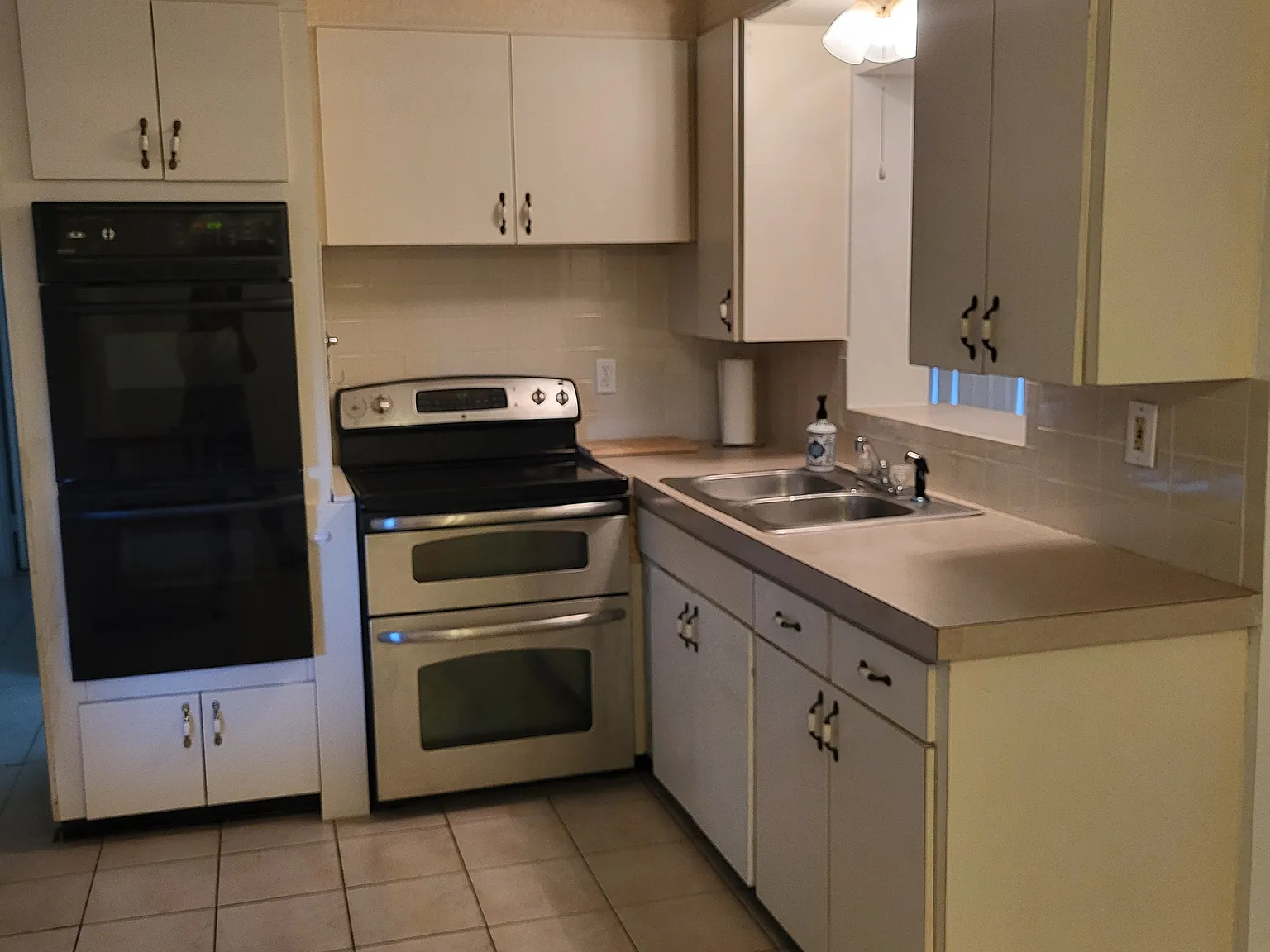 2 bed, 1.5 bath, 1203 sqft, $1,800 — Photo 3