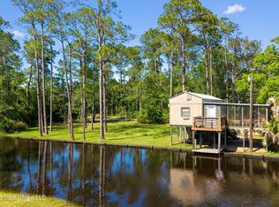 10091 River Dr, Bay Saint Louis, MS 39520