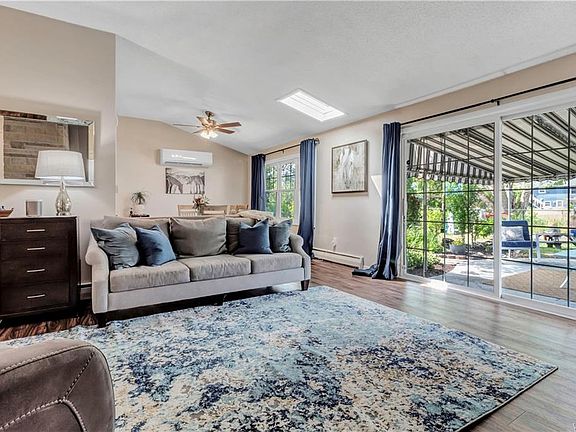 3rd image of 454 Brookwood Dr