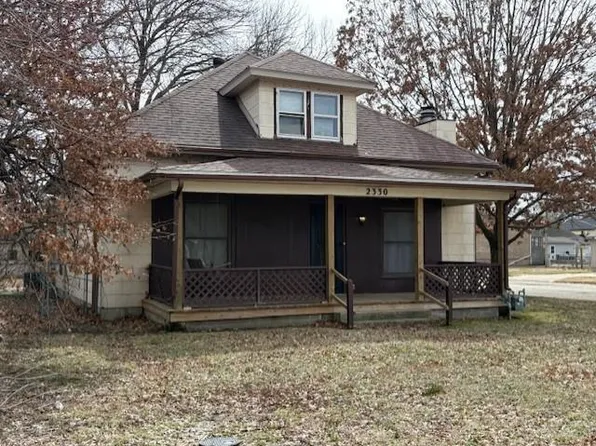 2330 Clark Ave, Parsons, KS 67357