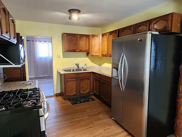 133 Hilton Ave NW — Photo 3