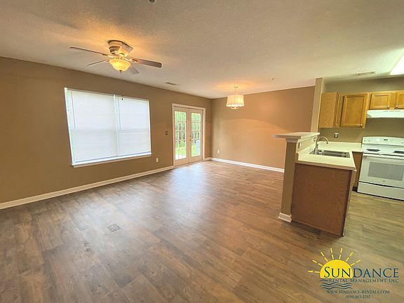 4th image of 163 Swaying Pine Ct