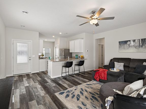 4th image of 445 Wildflower Ln
