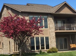 215 S Lakeshore Dr UNIT 15, Ludington, MI 49431