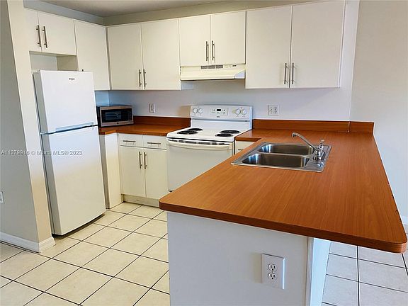 2nd image of 3410 Coral Way APT 205