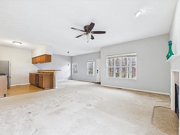 5th image of 607 Clayton Cir Unit 607