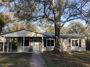 1018 Oliver St, Pascagoula, MS 39567
