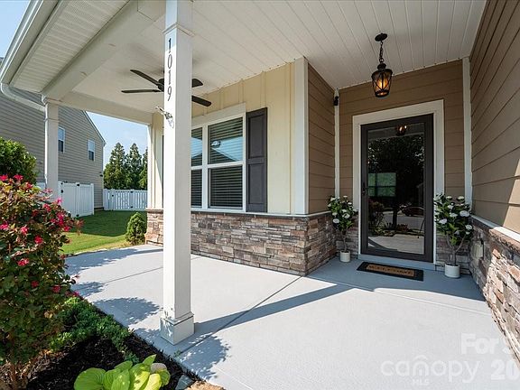 5th image of 1019 Sunflower Ln
