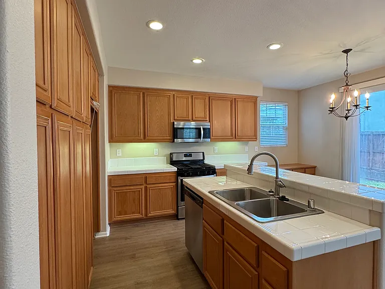 28512 Plymouth Way — Photo 23