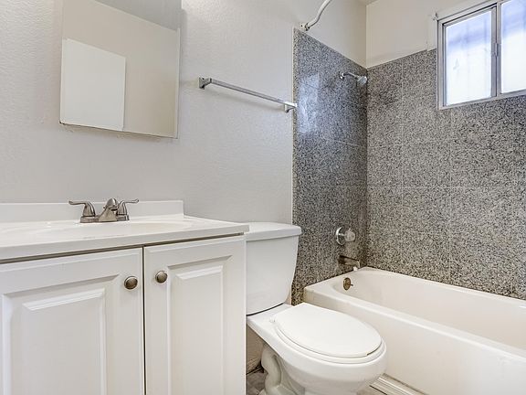 3rd image of 4254 W Orangewood Ave