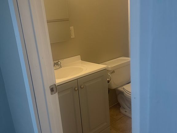 3rd image of 902 E 43rd Ave