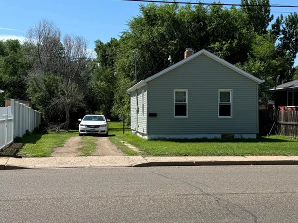 14 9th St E, Dickinson, ND 58601