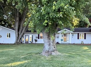 2433 N Church Rd, Vincennes, IN 47591