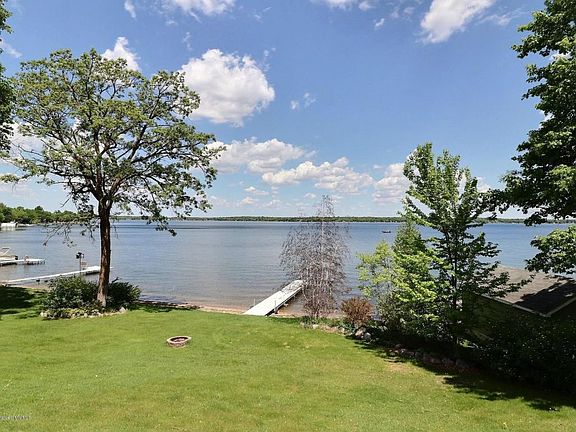 3rd image of 22219 Broadwater Dr