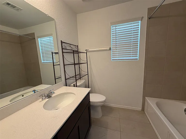 8109 Copper Prairie Bnd — Photo 11