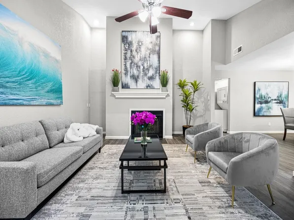 218 N Beacon St APT 108, Dallas, TX 75214